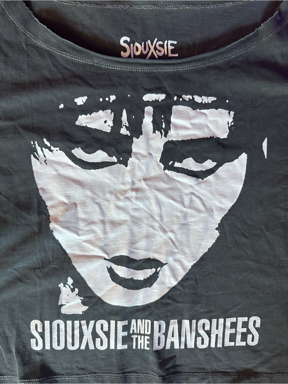 Hot Topic Black Siouxsie and the Banshees Off the Shoulder Graphic Tee - Picture 2 of 10